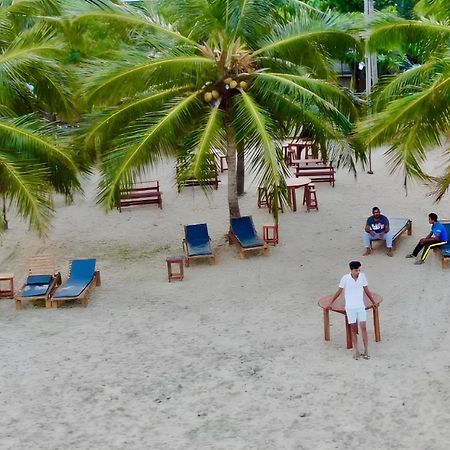 Aqua Marine Beach Hotel Kalkudah  Exterior photo