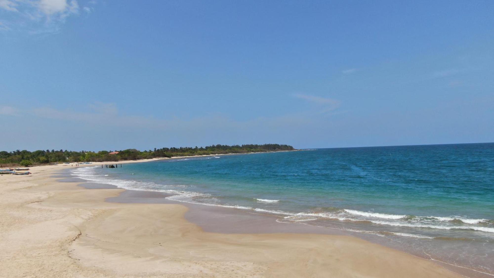 Aqua Marine Beach Hotel Kalkudah  Exterior photo