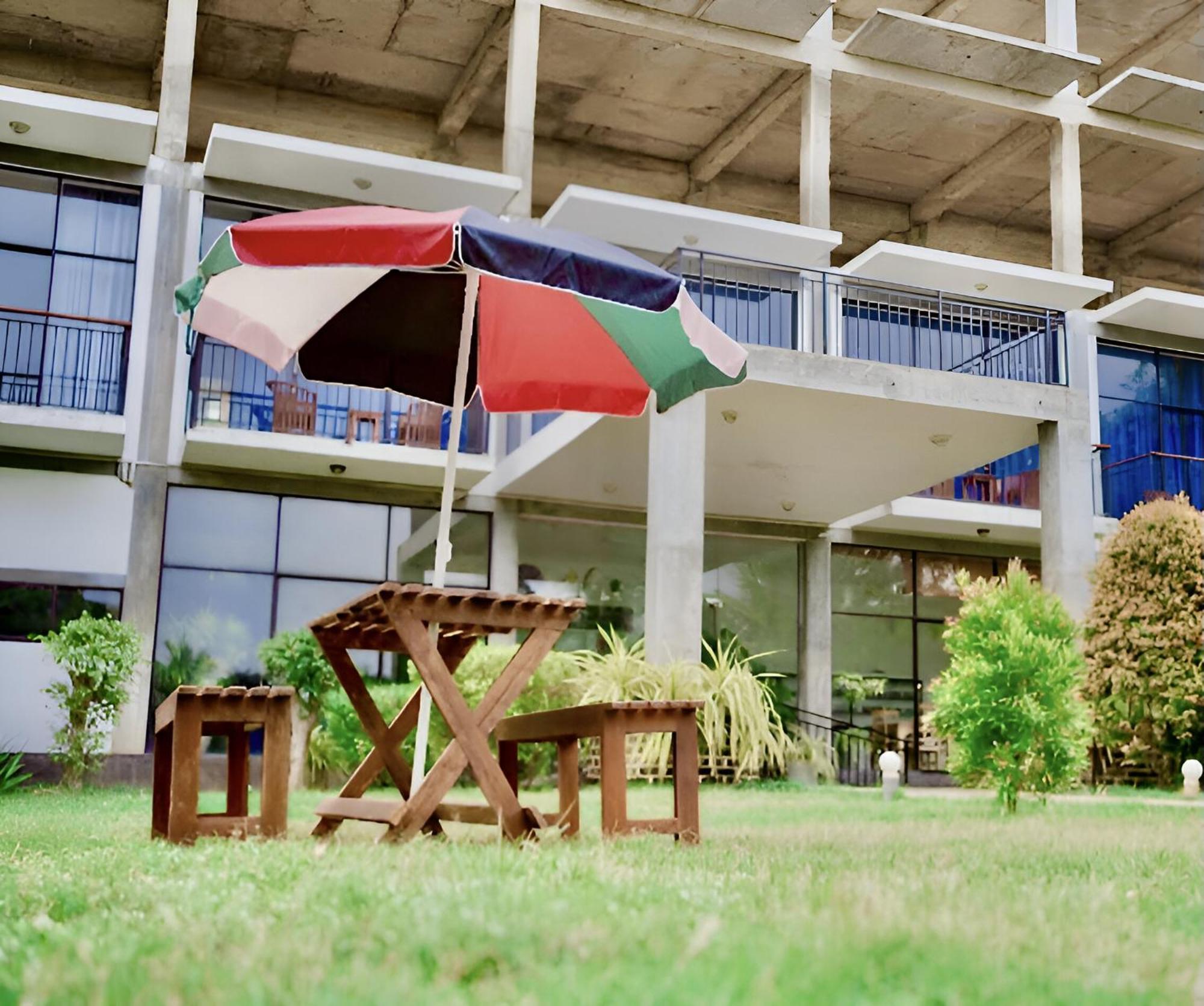 Aqua Marine Beach Hotel Kalkudah  Exterior photo